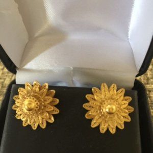 PAIR OF 22K YELLOW PURE GOLD, FLOWER  EARRING